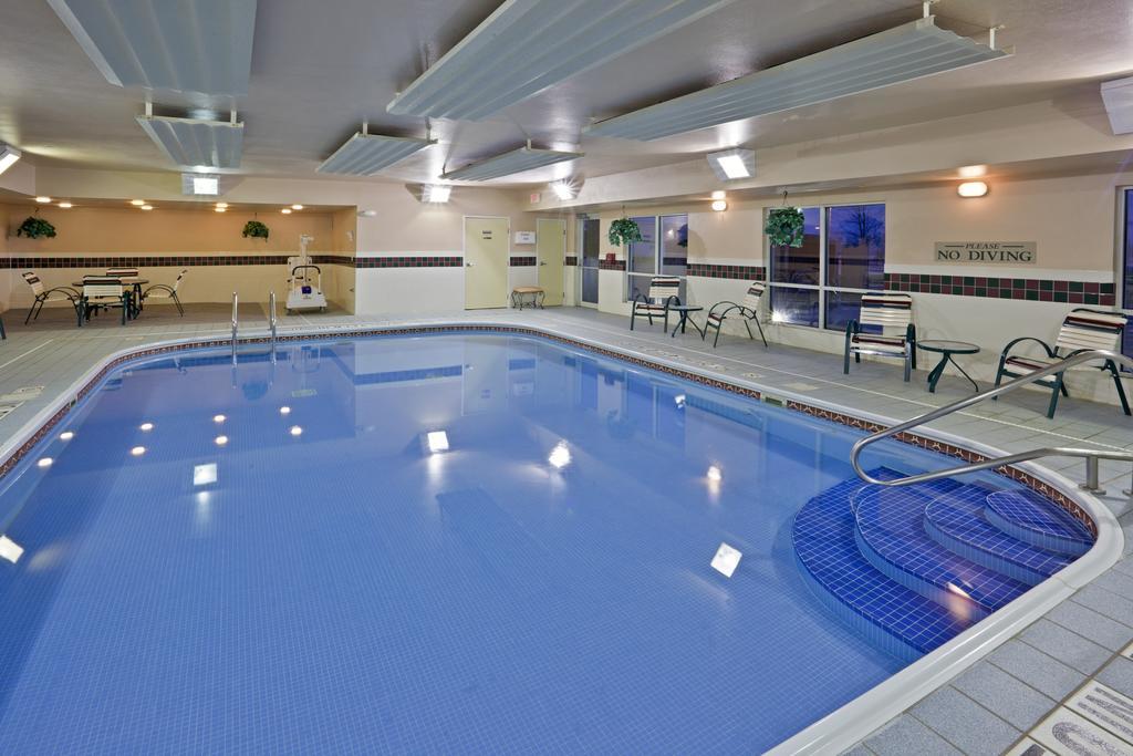 Country Inn & Suites By Radisson, Marion, Oh Bagian luar foto